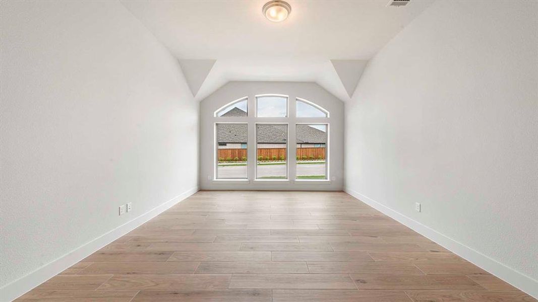 Spacious, unfurnished interior of a new home in Hillstead, Lavon (Image 24).