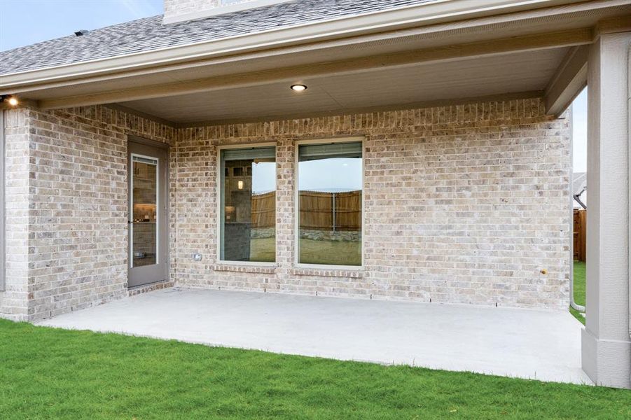 Exterior details and patio area of a home in Sonoma Verde, McLendon-Chisholm (Image 4).