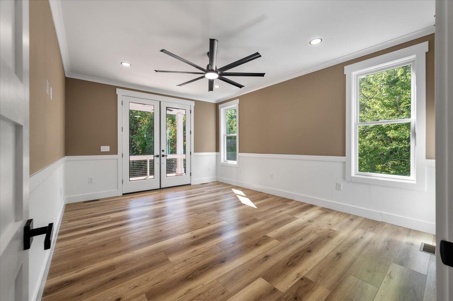 Spacious, unfurnished interior of a new home in , Charleston (Image 43).