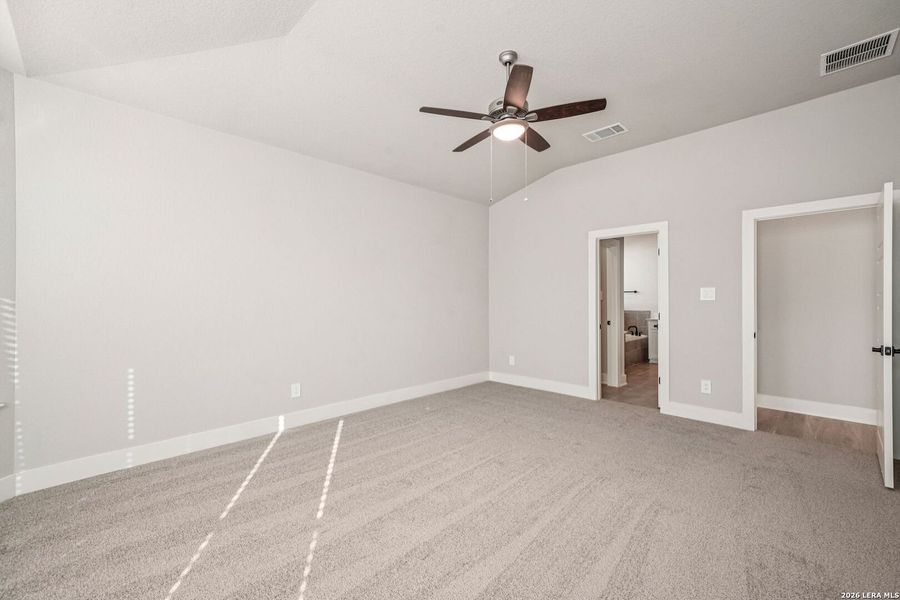 Spacious, unfurnished interior of a new home in Estancia Ranch - Classic Series, San Antonio (Image 29).