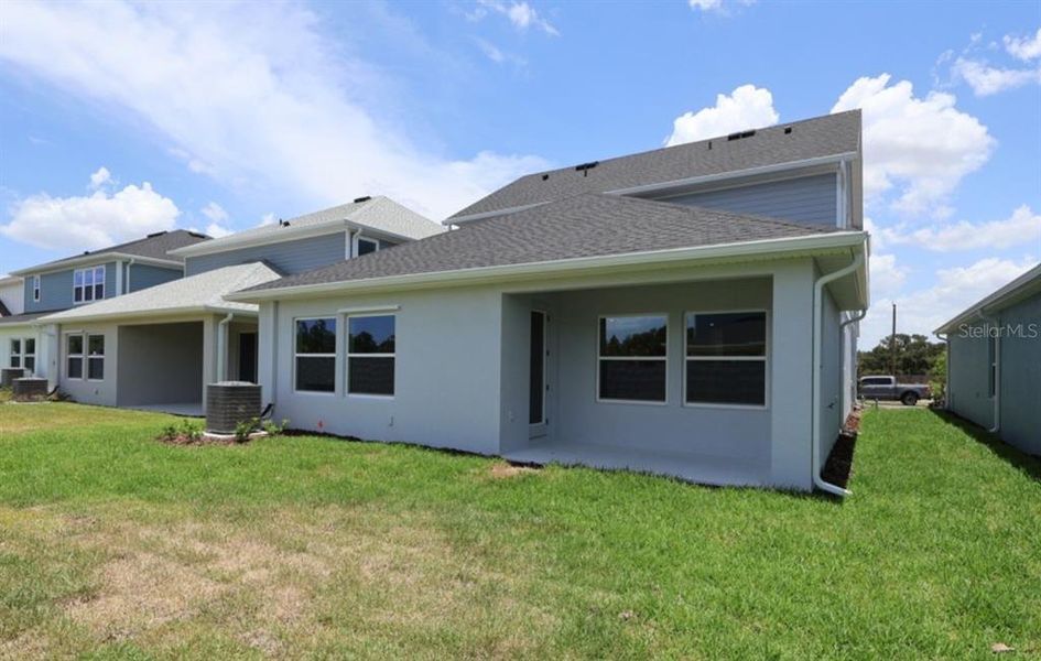 Exterior details and patio area of a home in Eastlyn, Bradenton (Image 18).