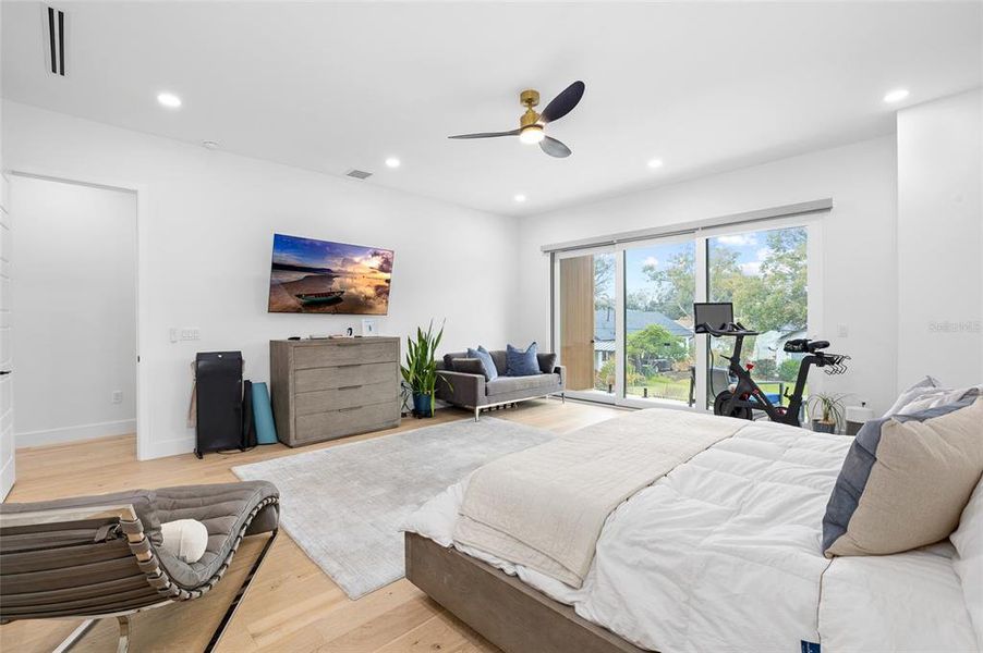 Furnished interior view inside a new home in , Tampa (Image 38).