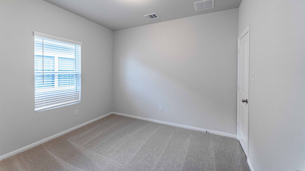 Spacious, unfurnished interior of a new home in Paramount, Kyle (Image 13).