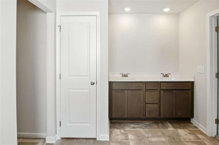 Furnished interior view inside a new home in Creekside Landing, Dallas (Image 9).