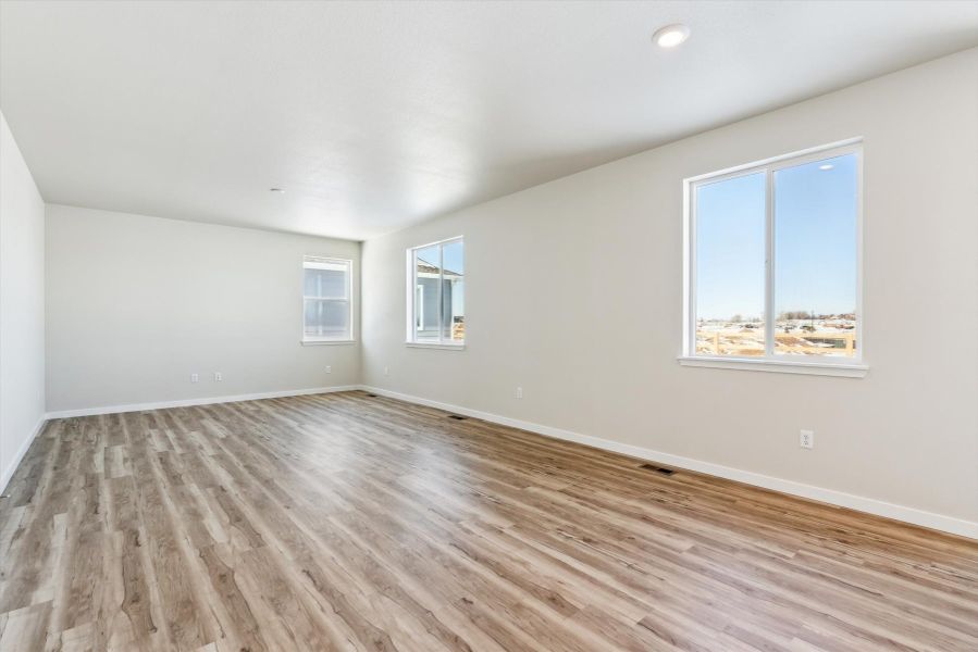 A room with windows.