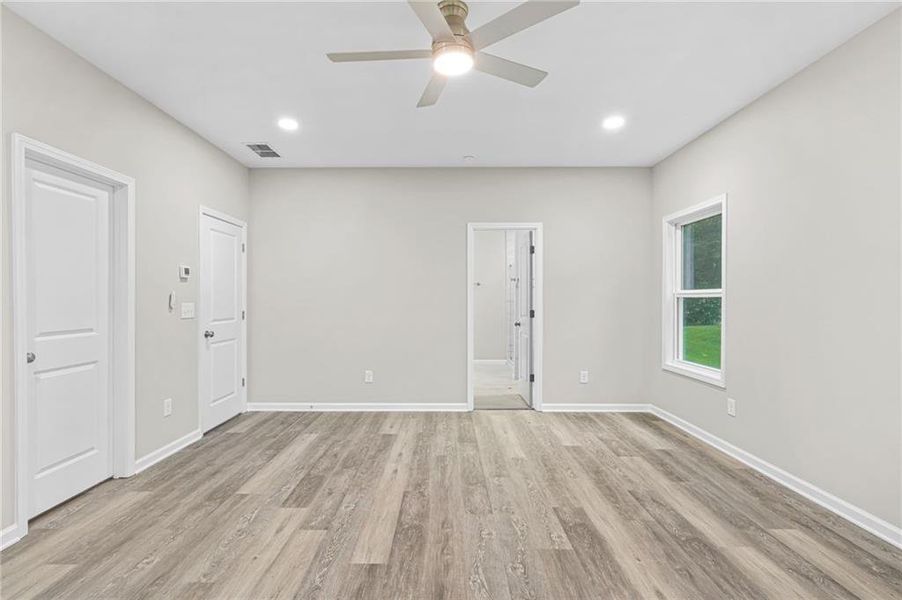 Spacious, unfurnished interior of a new home in , Stockbridge (Image 22).