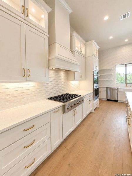 Furnished interior view inside a new home in , Canyon Lake (Image 5).
