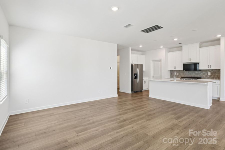 Spacious, unfurnished interior of a new home in Brighton Springs, York (Image 24).