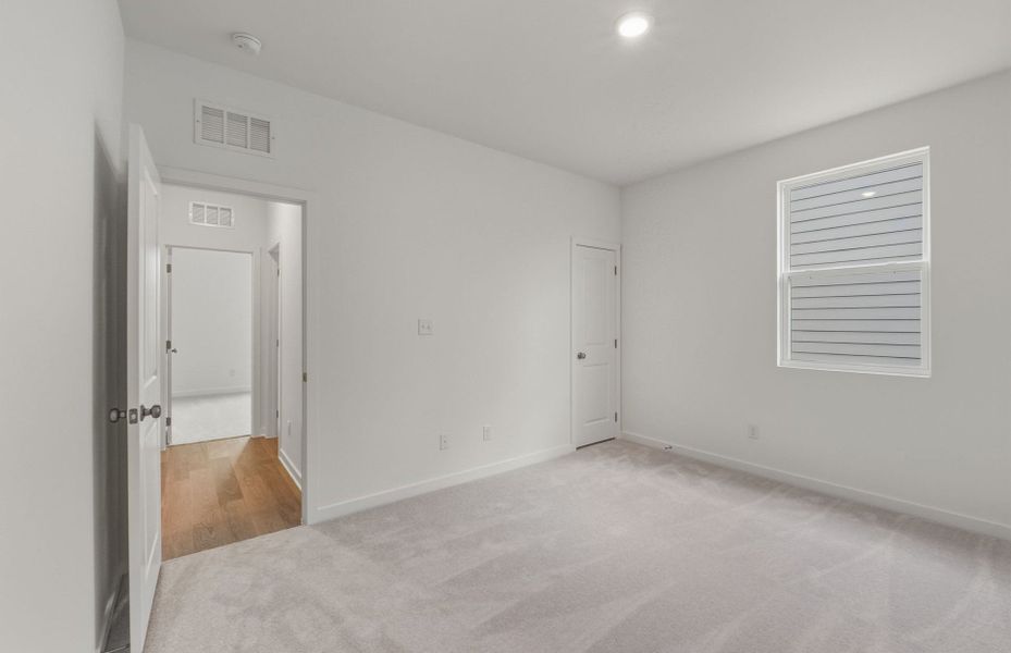 Spacious, unfurnished interior of a new home in Alto, San Marcos (Image 22).