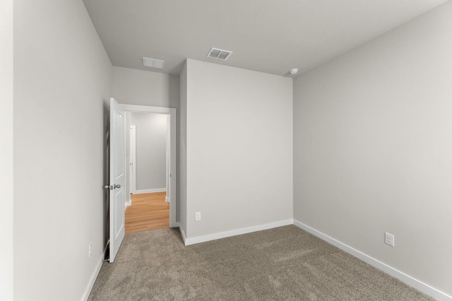 Spacious, unfurnished interior of a new home in Hickory Ridge, Elmendorf (Image 34).