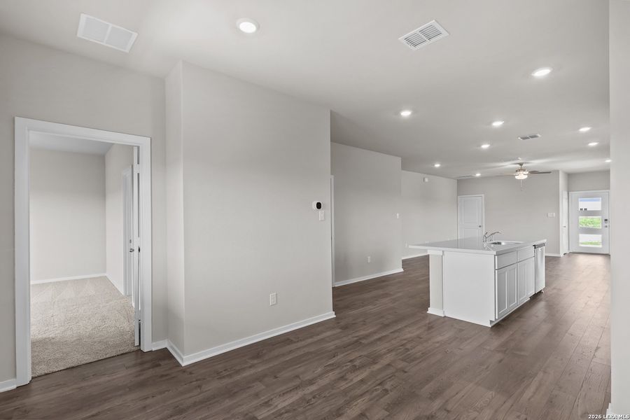Spacious, unfurnished interior of a new home in The Parklands, Schertz (Image 29).