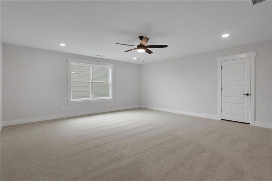 Spacious, unfurnished interior of a new home in Twin Lakes, Hoschton (Image 45).