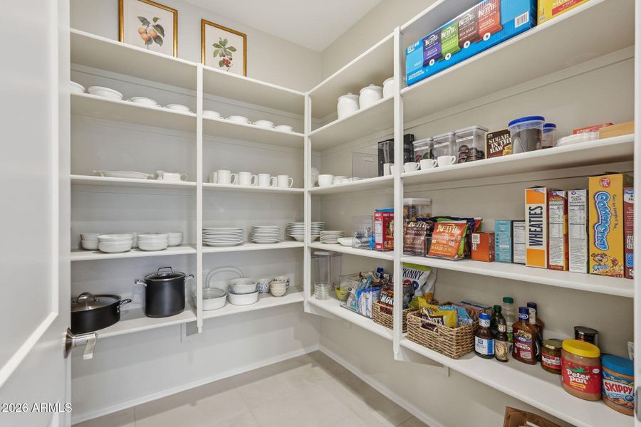 Huge Pantry! Huge Pantry!