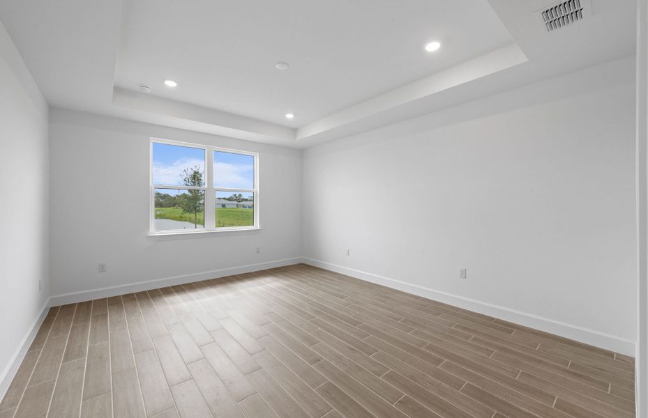 Spacious, unfurnished interior of a new home in Shores at Stillwater, Englewood (Image 21). Spacious, unfurnished interior of a new home in Shores at Stillwater, Englewood (Image 21).