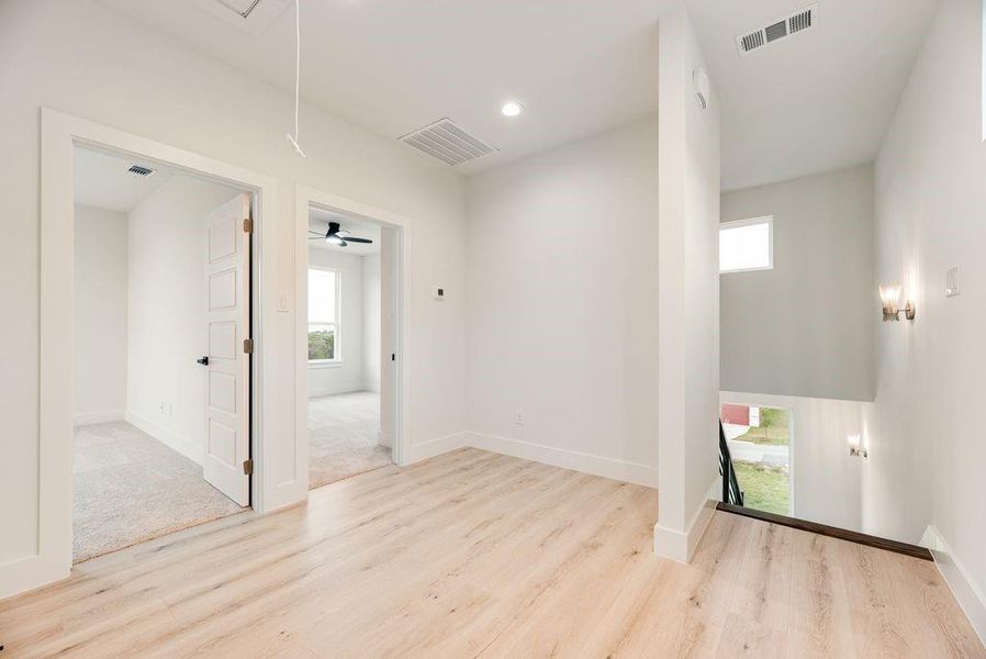 Spacious, unfurnished interior of a new home in , Dallas (Image 17).