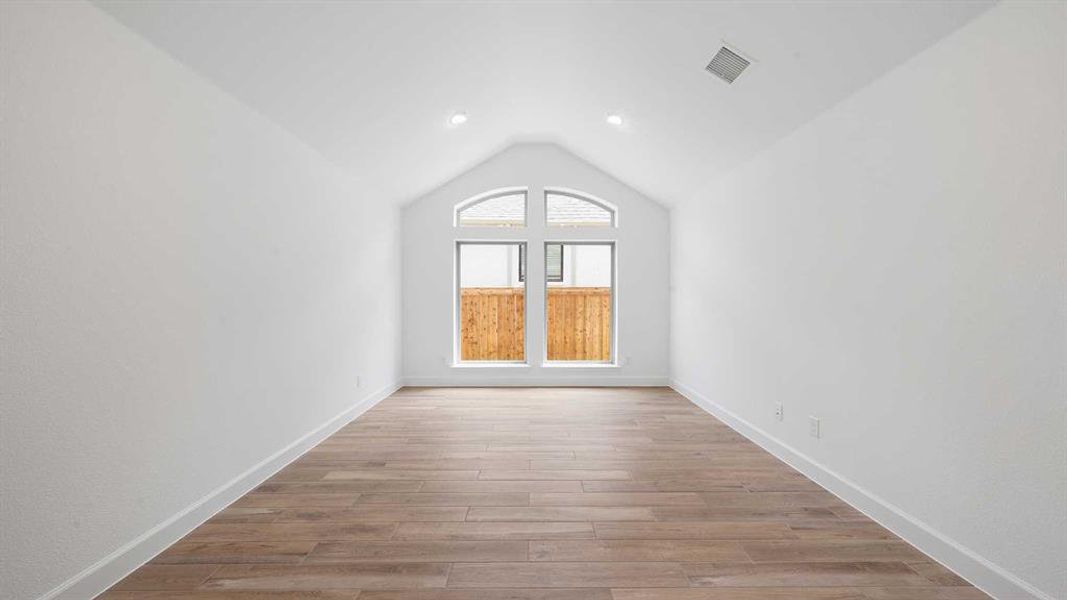 Spacious, unfurnished interior of a new home in Hillstead, Lavon (Image 22).