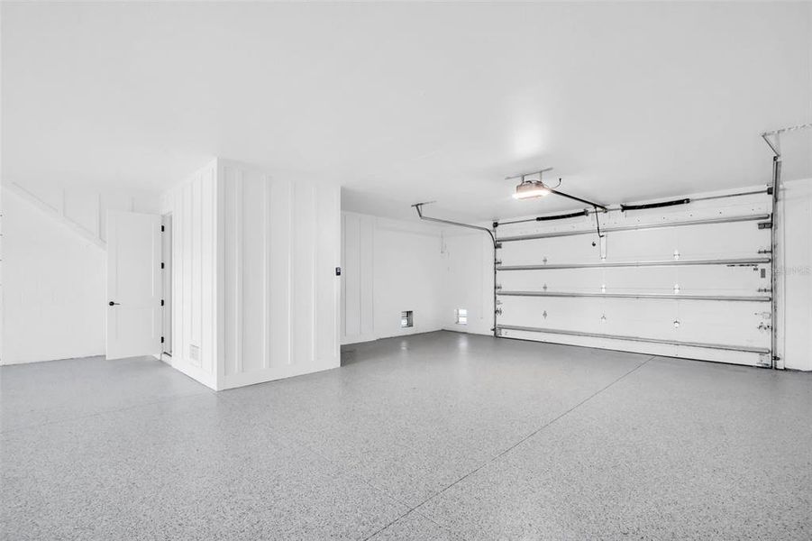 Spacious, unfurnished interior of a new home in , St. Petersburg (Image 24).