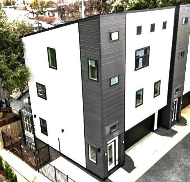 10 Unit Private Commumnity one block off Navigation and East End River