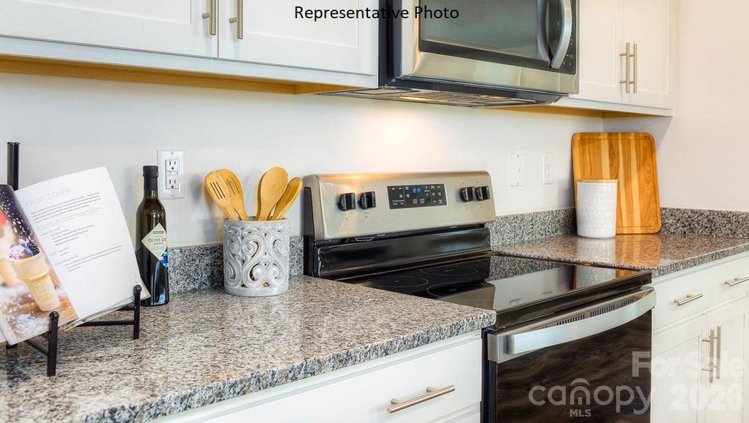 Image 32 of a home in The Hamptons at Hickory.