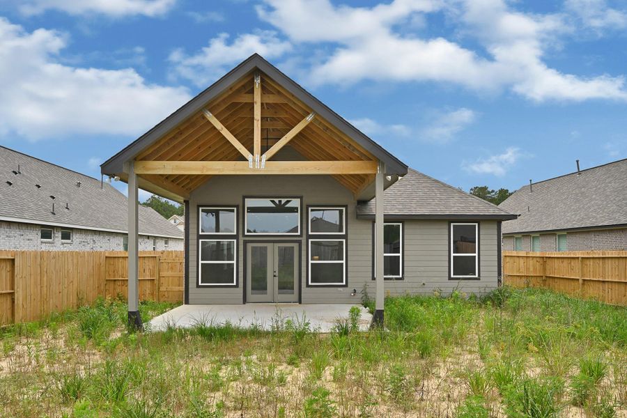 Exterior details and patio area of a home in , Anahuac (Image 17).