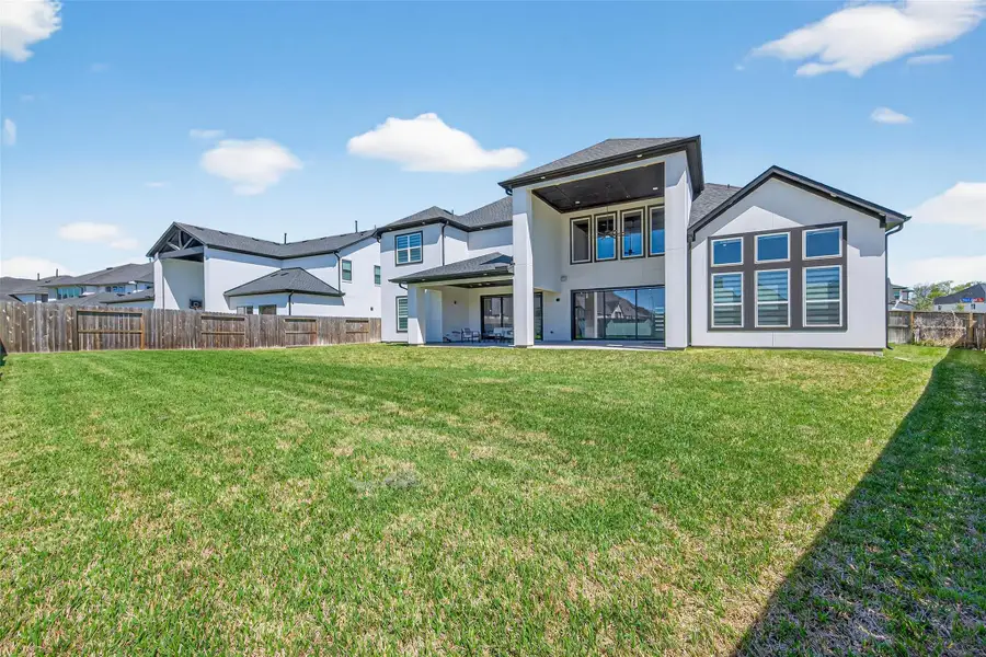 Exterior details and patio area of a home in , Missouri City (Image 3).