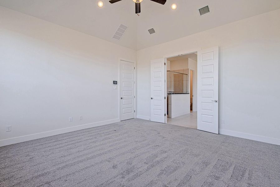 Spacious, unfurnished interior of a new home in WaterStone, Montgomery (Image 13).