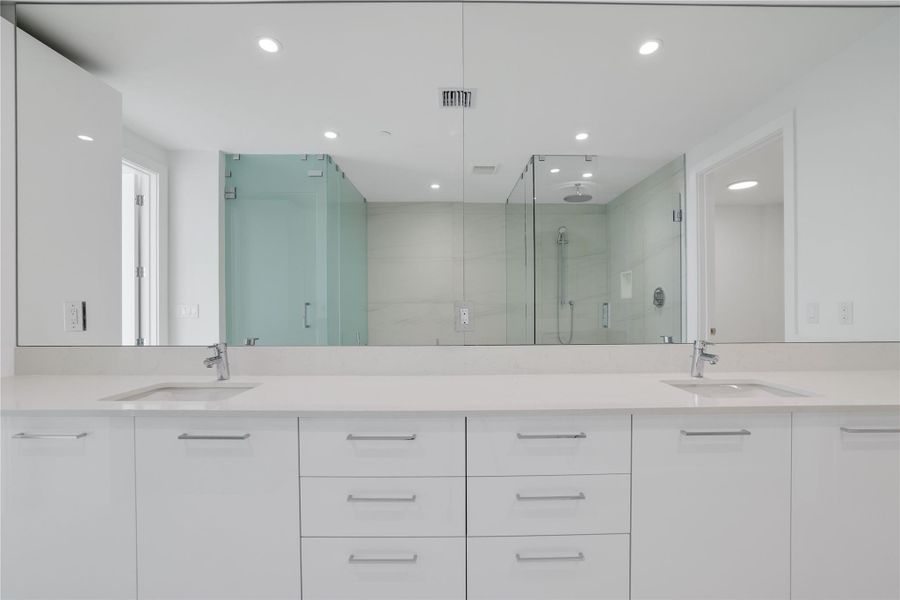 Furnished interior view inside a new home in , Fort Lauderdale (Image 18).