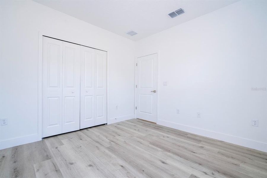 Spacious, unfurnished interior of a new home in , North Port (Image 21).