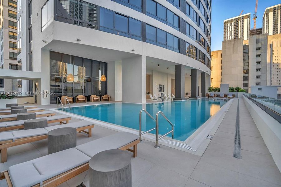 Condo located in Miami, FL showcasing its design and architecture (Image 31).