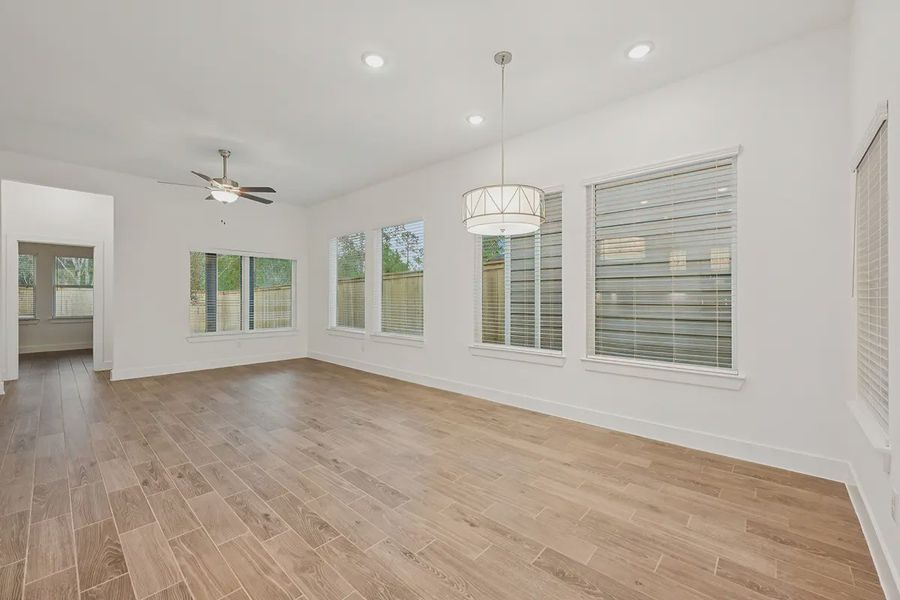 Representative unfurnished interior of a home built from the Pommery by Chesmar Homes in Kresston Chateau, Montgomery (Image 15). Representative unfurnished interior of a home built from the Pommery by Chesmar Homes in Kresston Chateau, Montgomery (Image 15).