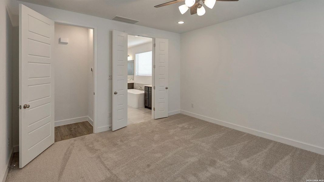 Spacious, unfurnished interior of a new home in Alsatian Oaks, Castroville (Image 20).