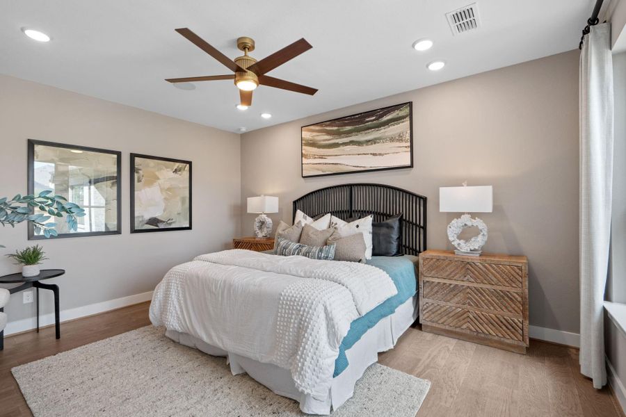 Furnished interior view inside a new home in Sienna Village of Anderson Springs 50', Missouri City (Image 10). Furnished interior view inside a new home in Sienna Village of Anderson Springs 50', Missouri City (Image 10).