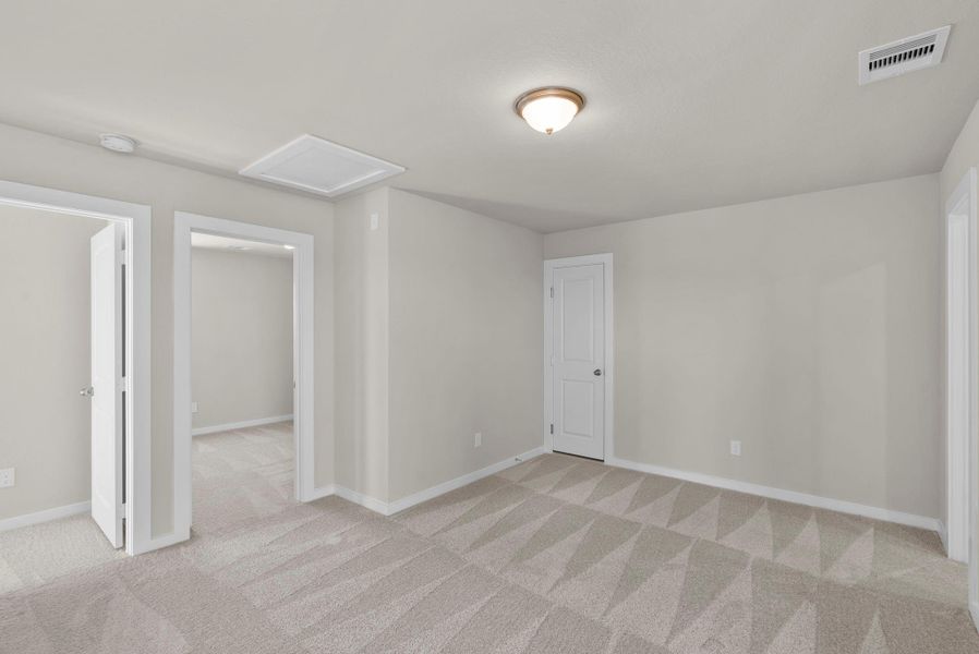 Spacious, unfurnished interior of a new home in Creekhaven, Rosharon (Image 22).