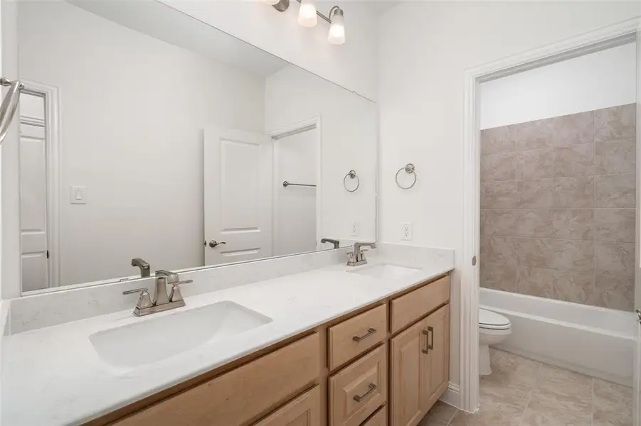 Furnished interior view inside a new home in Lake Breeze, Lavon (Image 10).