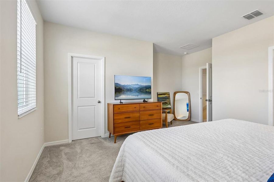 Furnished interior view inside a new home in , Winter Garden (Image 14).