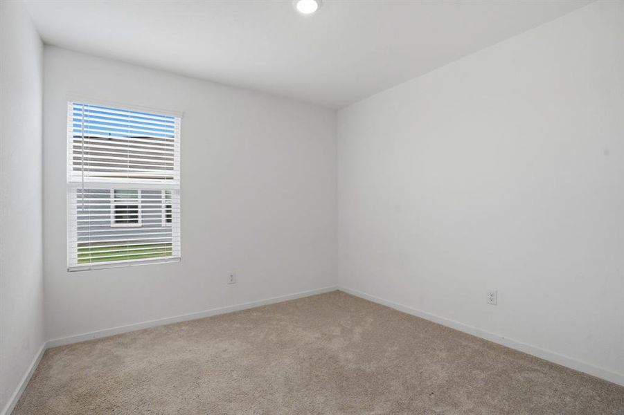 Spacious, unfurnished interior of a new home in Tillage Farms, Princeton (Image 17).