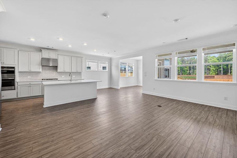 Spacious, unfurnished interior of a new home in Bennett Farm, Loganville (Image 30).