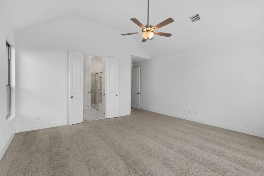 Spacious, unfurnished interior of a new home in Dunham Pointe 70', Cypress (Image 16).