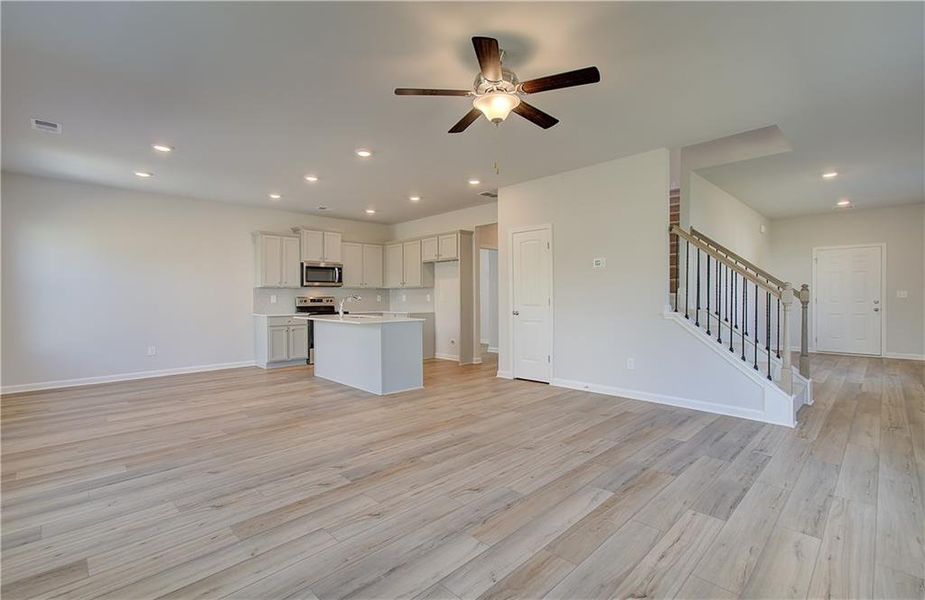 Spacious, unfurnished interior of a new home in Chapel Hill, Newnan (Image 17).