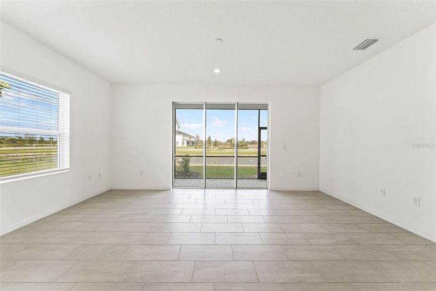 Spacious, unfurnished interior of a new home in , Bradenton (Image 20).