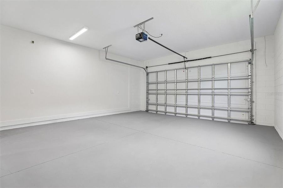 Spacious, unfurnished interior of a new home in , Auburndale (Image 50).