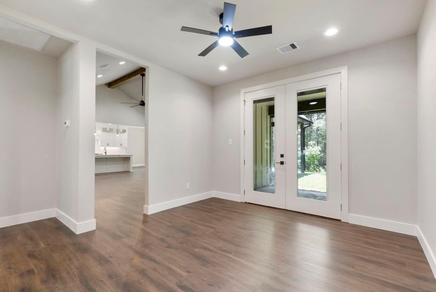 This flex space is off the three bedrooms and leads to a 2nd patio. Perfect for office space, game room, gym, etc