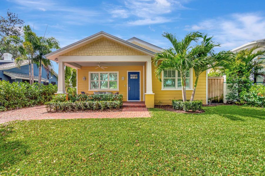 Exterior details and patio area of a home in , West Palm Beach (Image 38). Exterior details and patio area of a home in , West Palm Beach (Image 38).