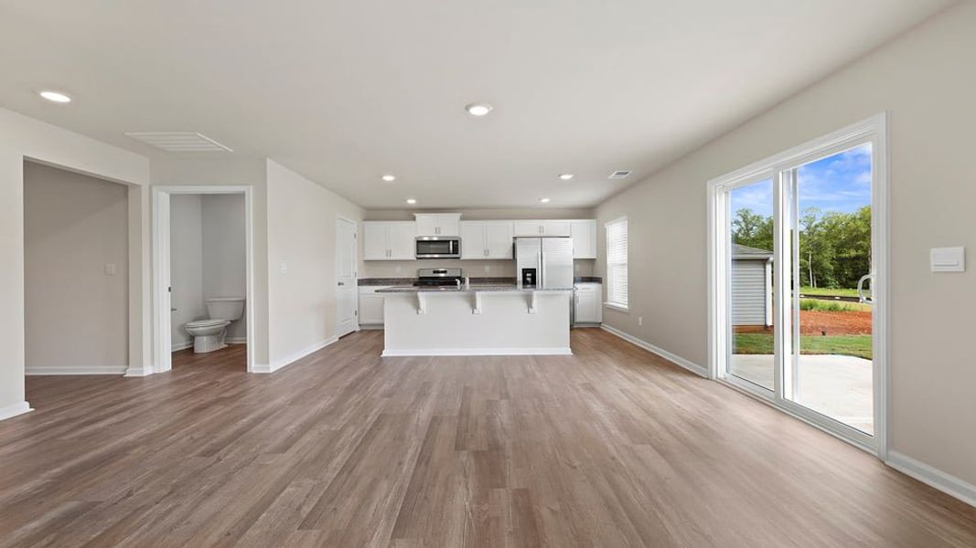 Spacious, unfurnished interior of a new home in Lakestone, Woodruff (Image 20).