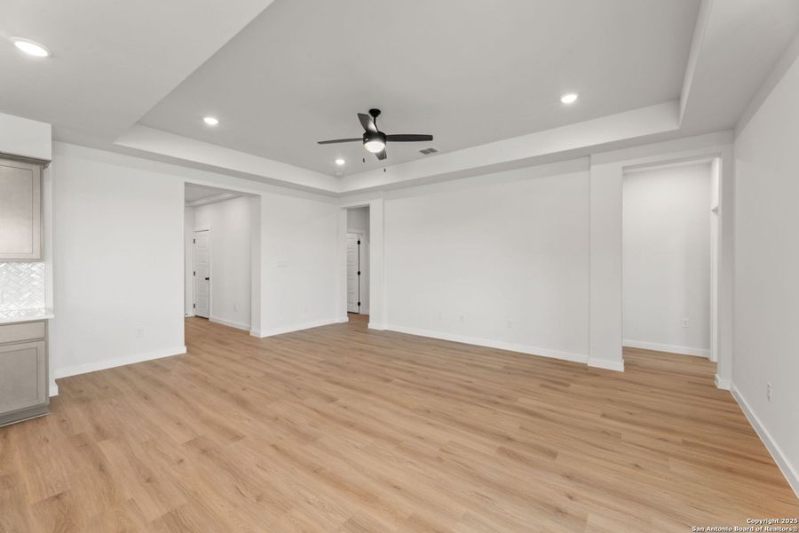Spacious, unfurnished interior of a new home in Hickory Ridge, Elmendorf (Image 10). Spacious, unfurnished interior of a new home in Hickory Ridge, Elmendorf (Image 10).