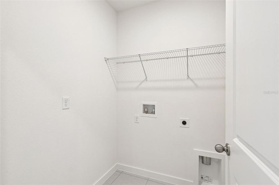 Spacious, unfurnished interior of a new home in Hamilton Bluff, Haines City (Image 31).