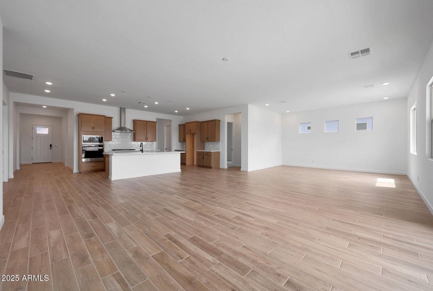 PHX_Landmarke_Lot 1191_Crimson_281_Great