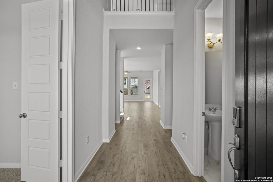Spacious, unfurnished interior of a new home in Ladera, San Antonio (Image 15). Spacious, unfurnished interior of a new home in Ladera, San Antonio (Image 15).