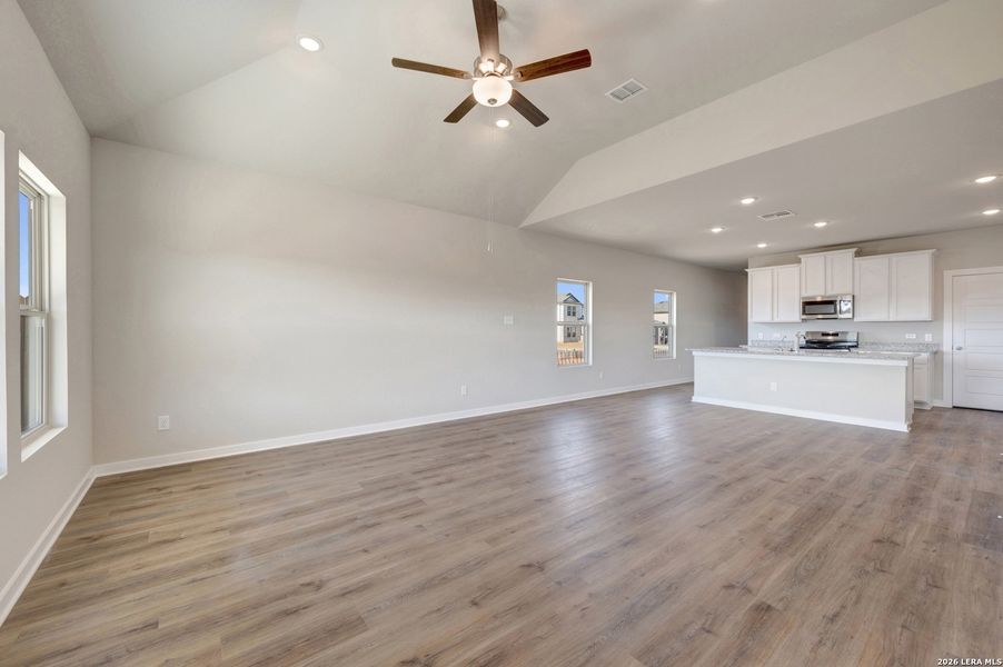 Spacious, unfurnished interior of a new home in Winding Brook, San Antonio (Image 44).