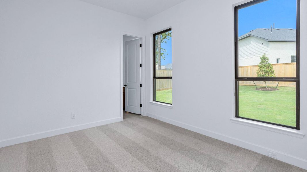 Spacious, unfurnished interior of a new home in Kresston, Montgomery (Image 24).